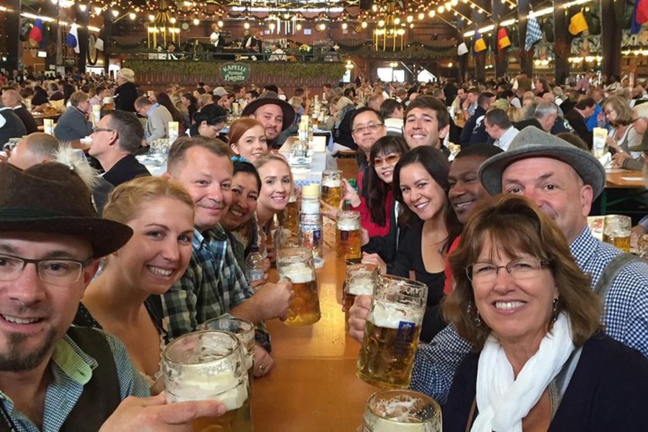 Oktoberfest Tour con tavolo e birra illimitata — 2