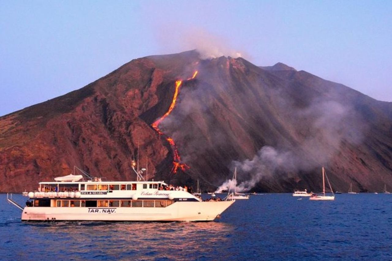 Gita di un giorno alle isole Eolie con partenza da Taormina: Stromboli e Panarea