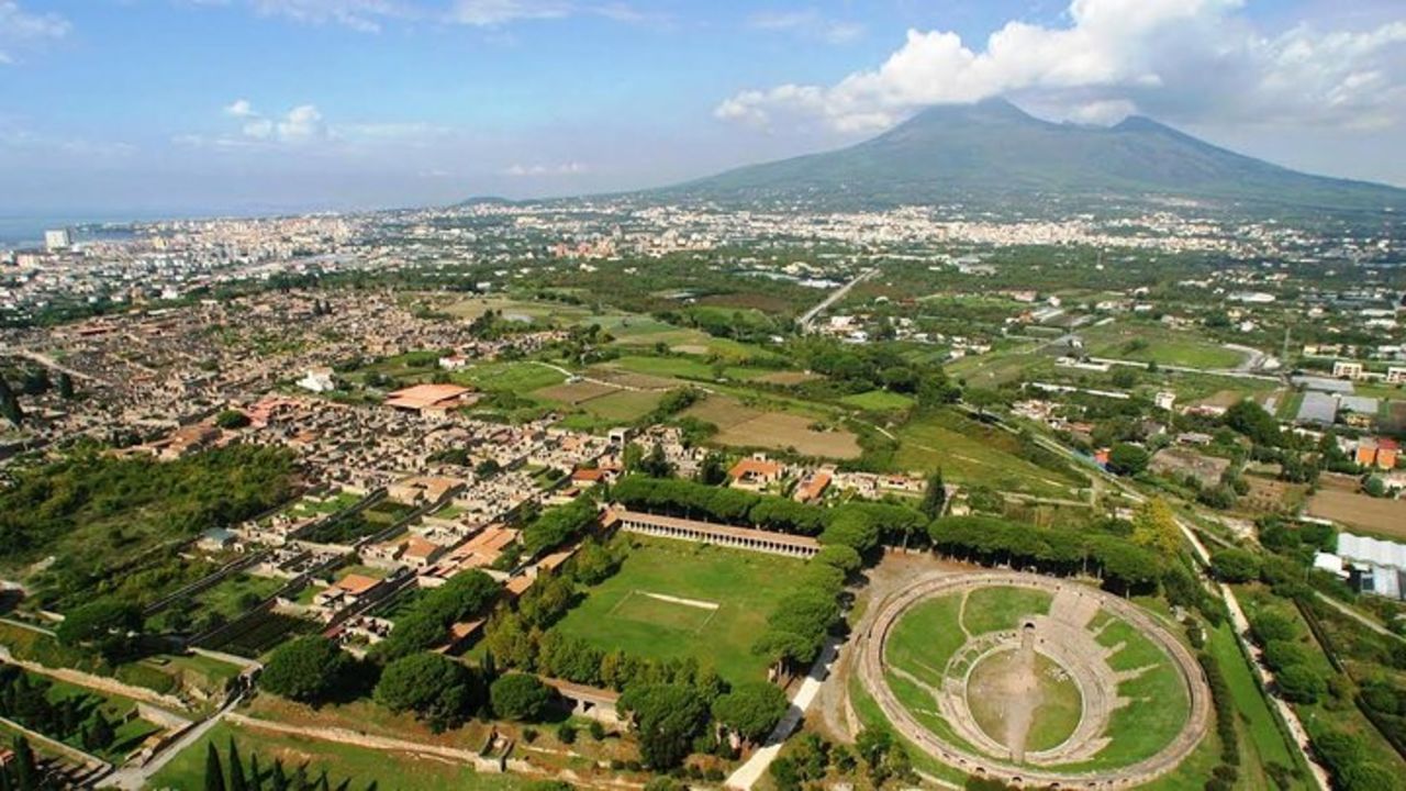 Pompei : Saltafila e visita con un Archeologo — 3