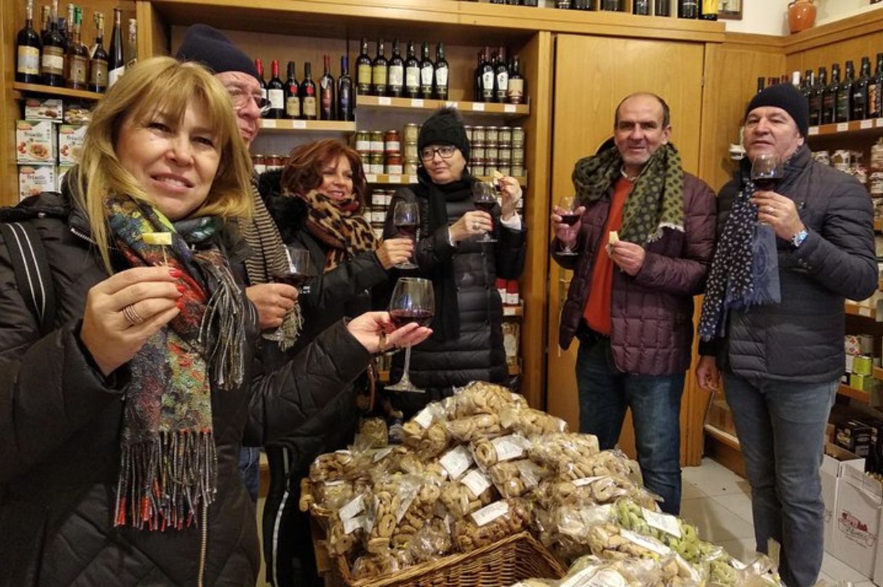 Tour dello street food a Lecce e giro turistico della città con una guida locale — 8