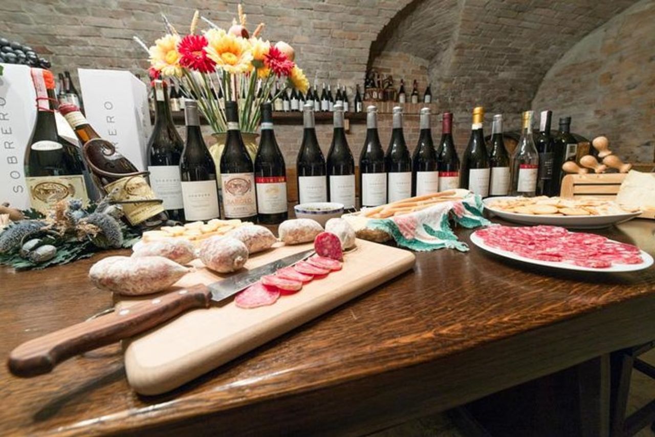 Tour delle cantine piemontesi : Gusto Barolo, Barbaresco e Cibo Tradizionale — 9