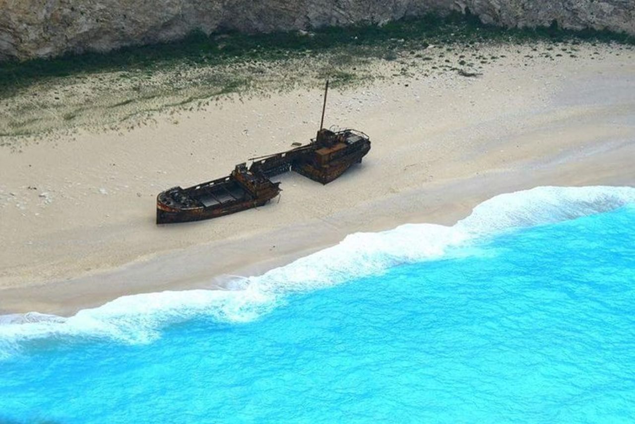 Zante: tour di un giorno per piccoli gruppi alla spiaggia di Navagio Grotte Blu e vista dall'alto — 7