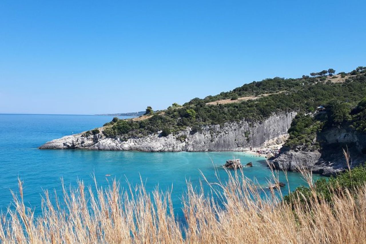 Zante: tour di un giorno per piccoli gruppi alla spiaggia di Navagio Grotte Blu e vista dall'alto — 9