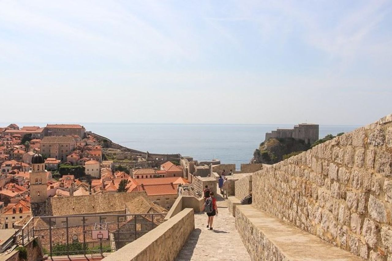 Escursione a terra a Dubrovnik: tour a piedi delle mura della città (biglietto d'ingresso incluso) — 5