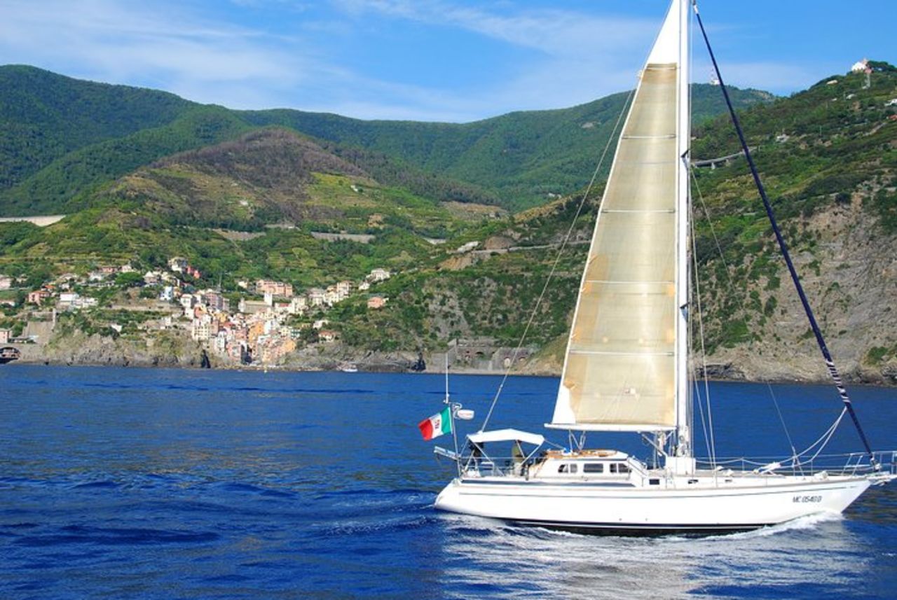 Tour in barca a vela di un giorno delle Cinque Terre da La Spezia — 8