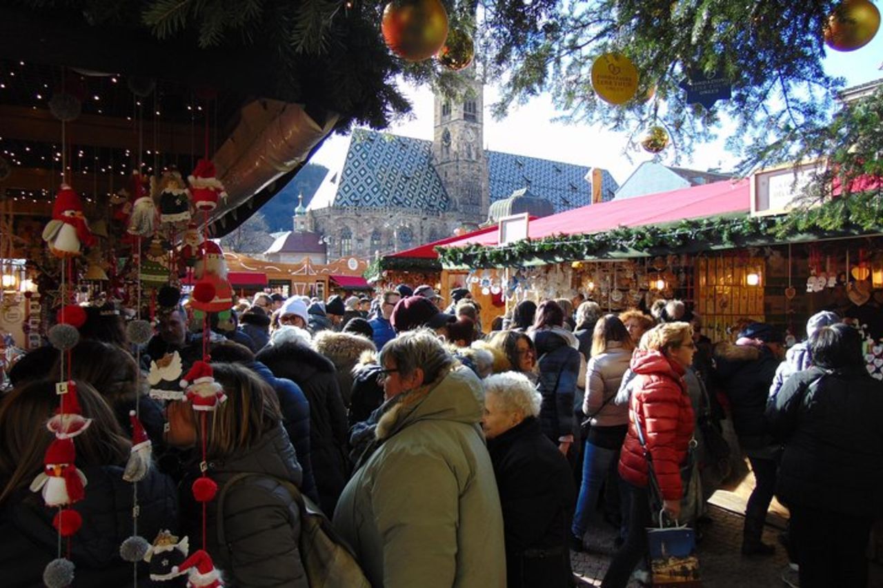 Bolzano Street Food Tour & Mercatino di Natale per Piccoli Gruppi — 4