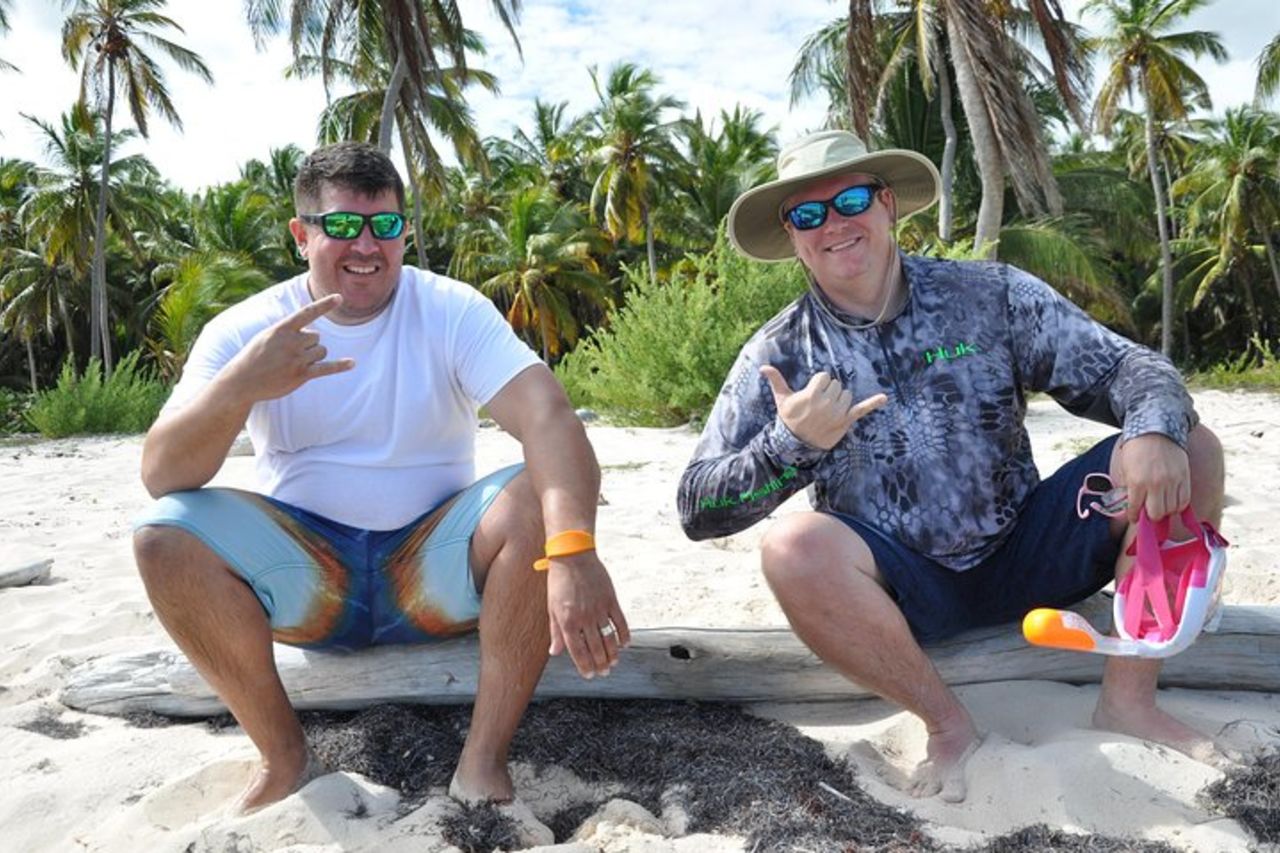 Snorkeling per piccoli gruppi, incontro con squali e razze in barca — 4