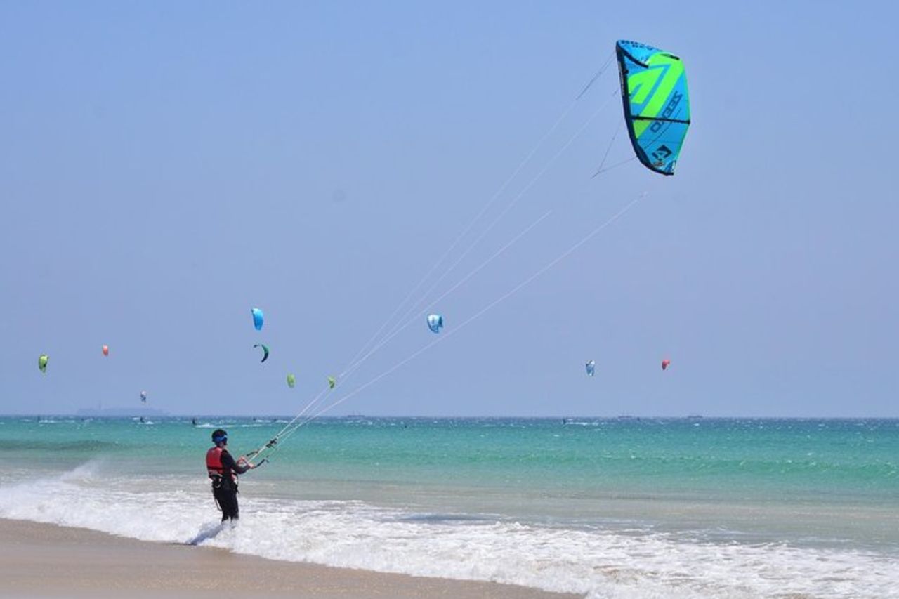 Lezioni di kitesurf semiprivate a Tarifa (adattate ad ogni livello) — 4