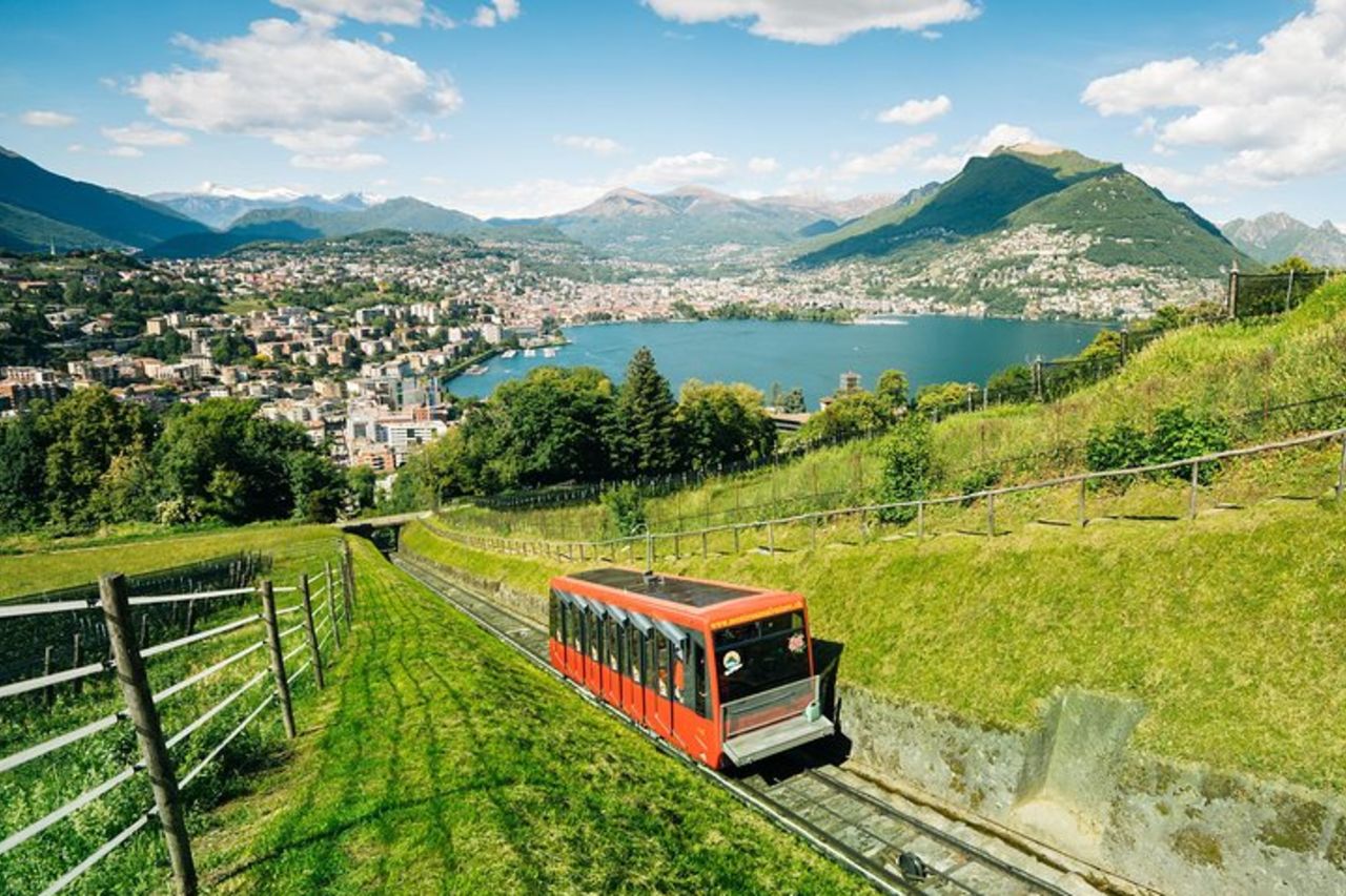 Escursione guidata da Lugano al Monte San Salvatore in funicolare — 3