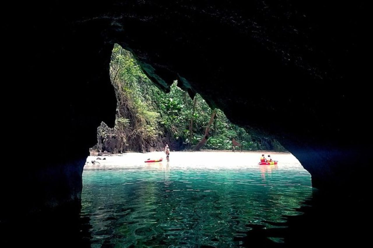 Tin Adventure Sea Tour to 4 Islands & Emerald Cave di Koh Lanta — 4