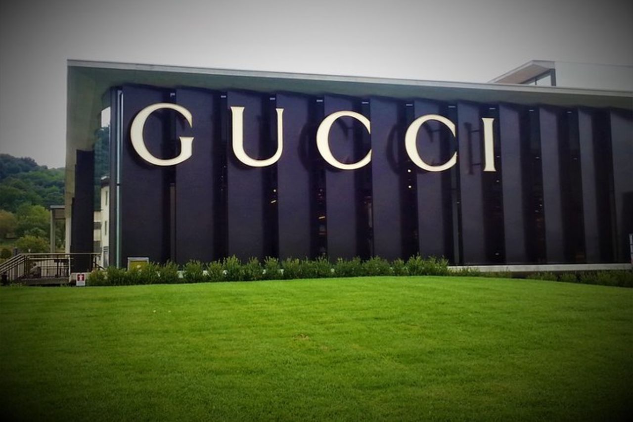 Luxury Chauffeur Service a THE MALL Firenze dalla Versilia — 4