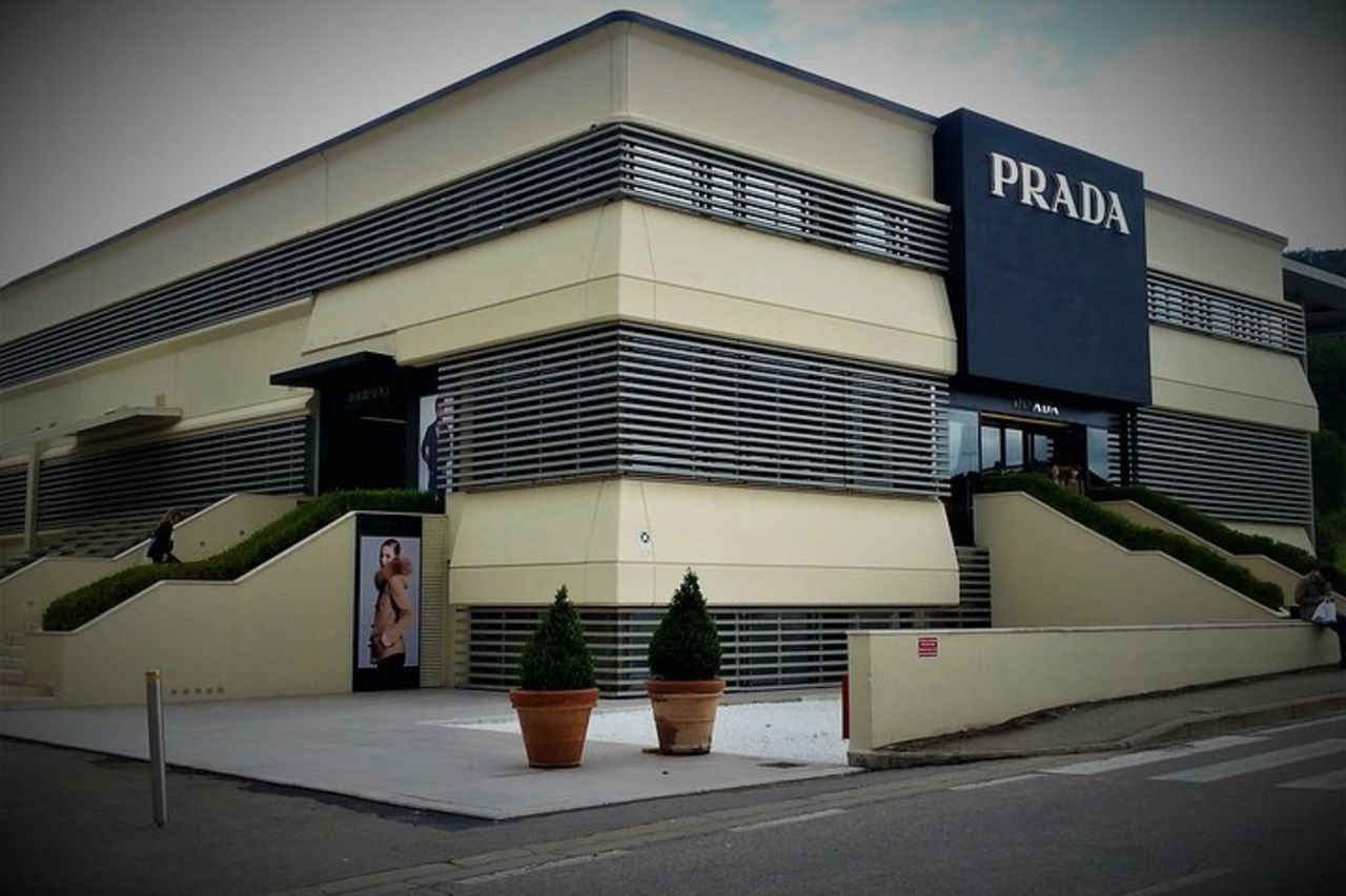 Luxury Chauffeur Service a THE MALL Firenze dalla Versilia — 7