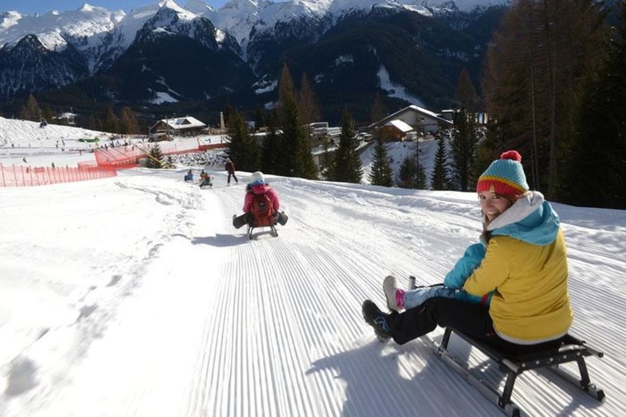 La pista da slittino più famosa delle Dolomiti e un tour panoramico in auto