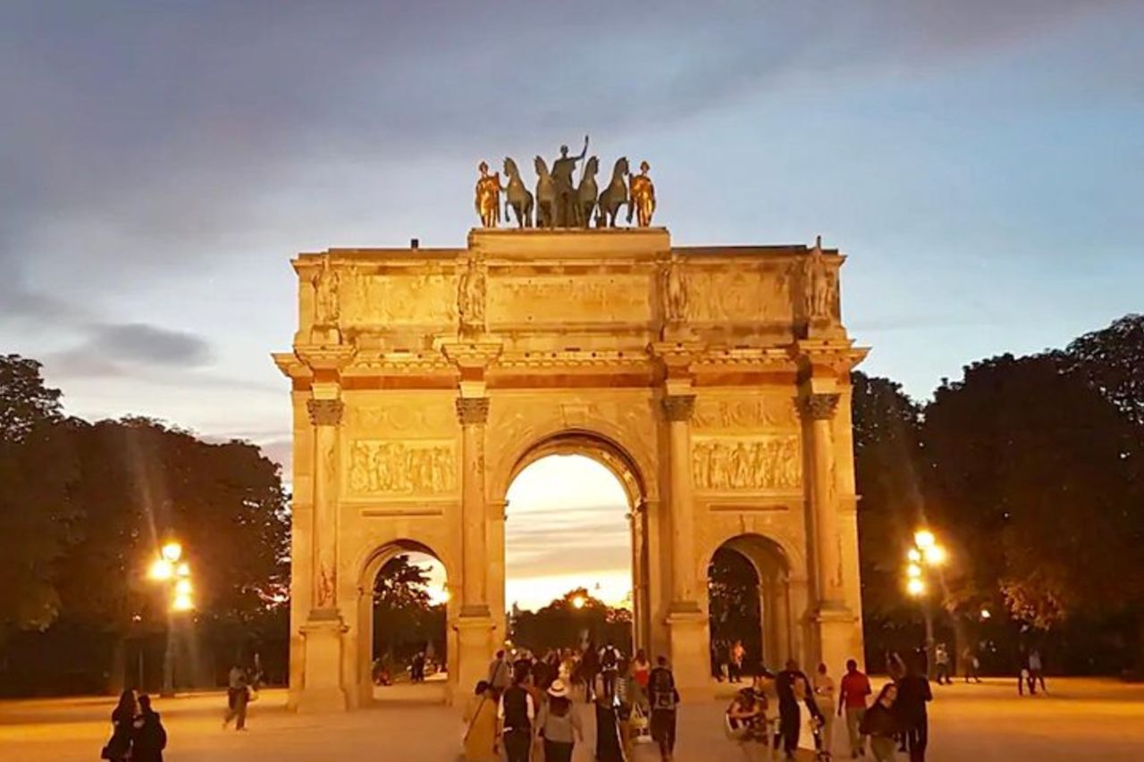 Tour a piedi di mezza giornata delle principali attrazioni di Parigi con una guida divertente — 3