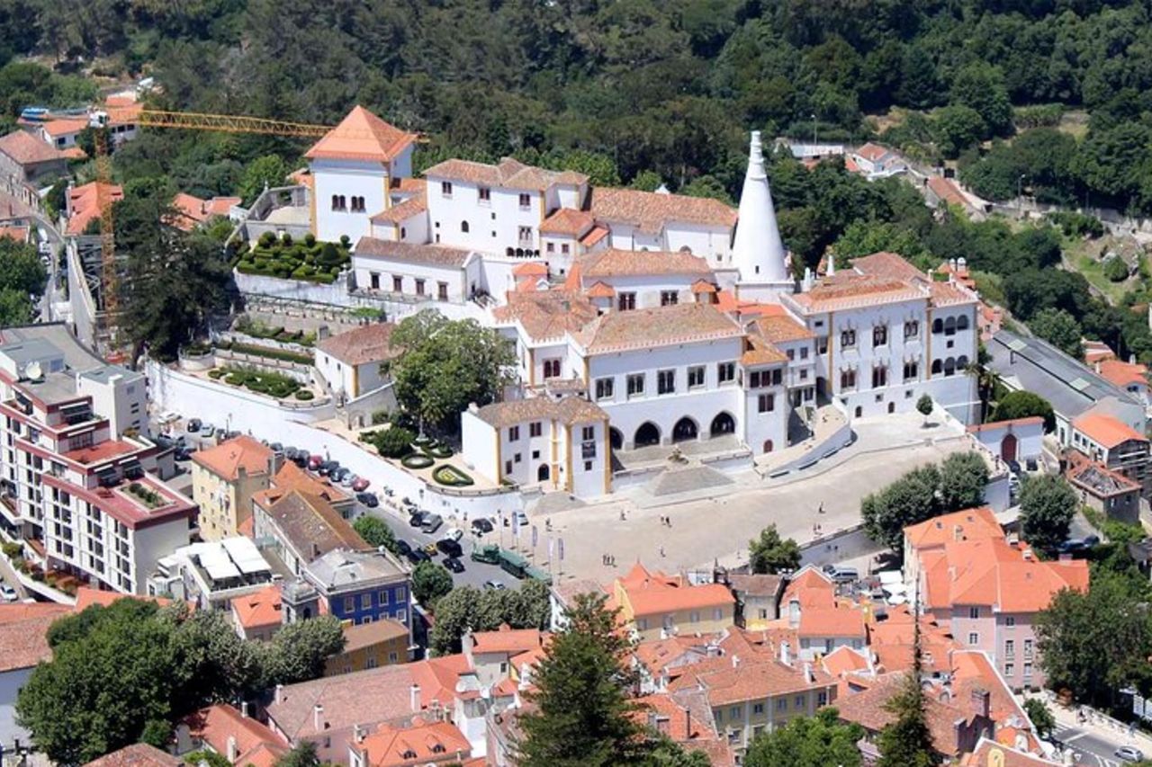 Tour privato di mezza giornata a Sintra e al Palazzo Pena da Lisbona — 8