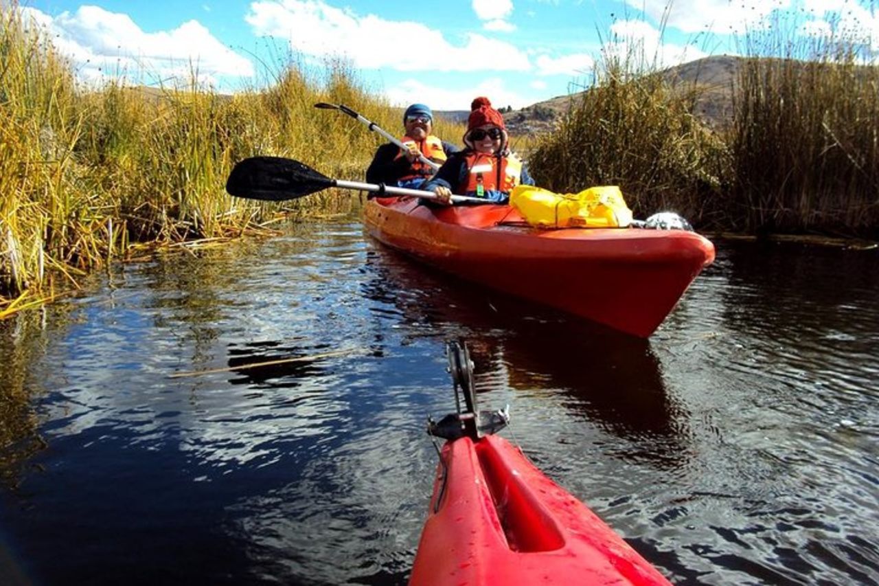 Tour di un'intera giornata in kayak all'isola di Uros e motoscafo a Taquile — 4