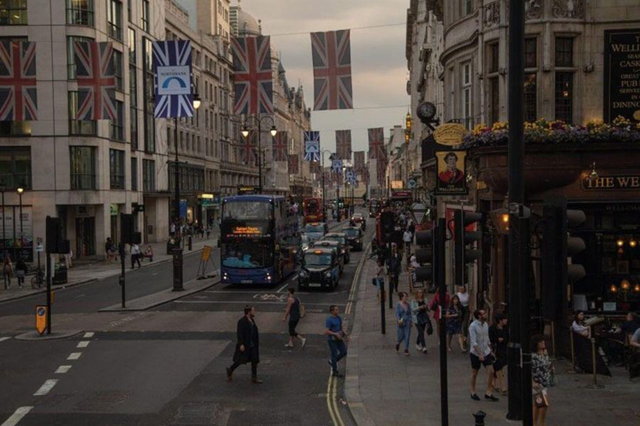 Tour in autobus scoperto di Londra di notte con Guida dal vivo — 8