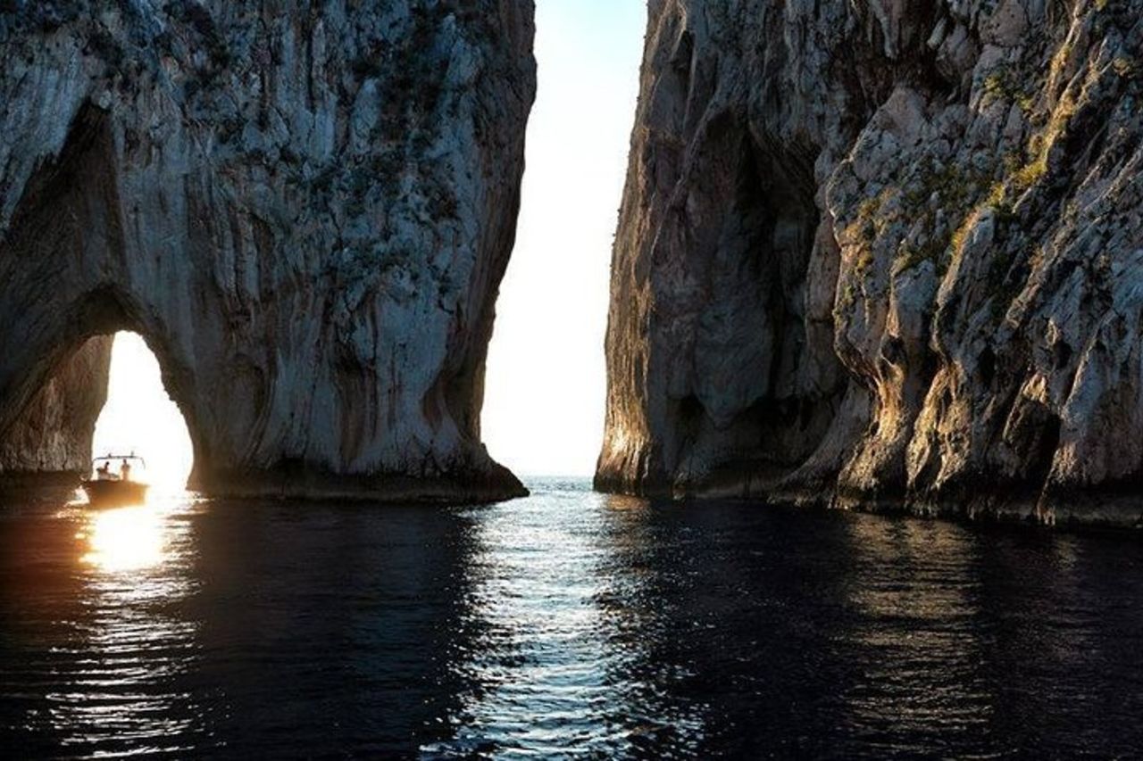 Capri: tour in barca, biglietti prioritari e Grotta Azzurra (opzionale) — 6