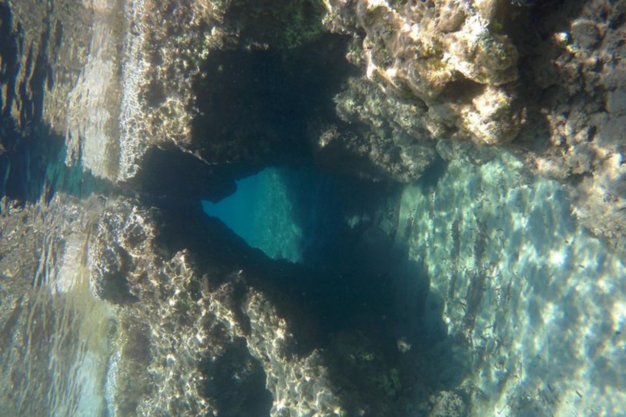 Tour in Barca a Vela di Milos con Snorkeling e Pranzo — 3