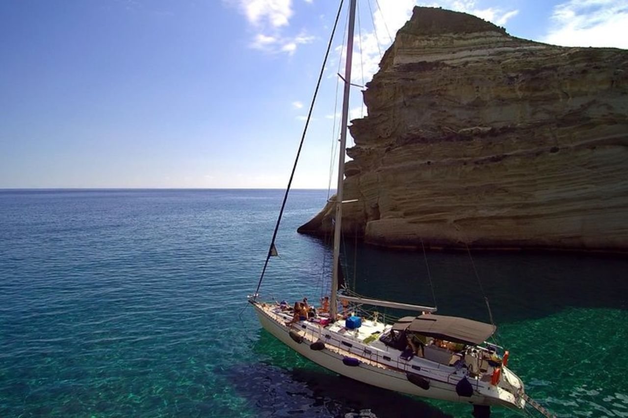 Kleftiko Full Day Sailing Cruise con snorkeling e pranzo