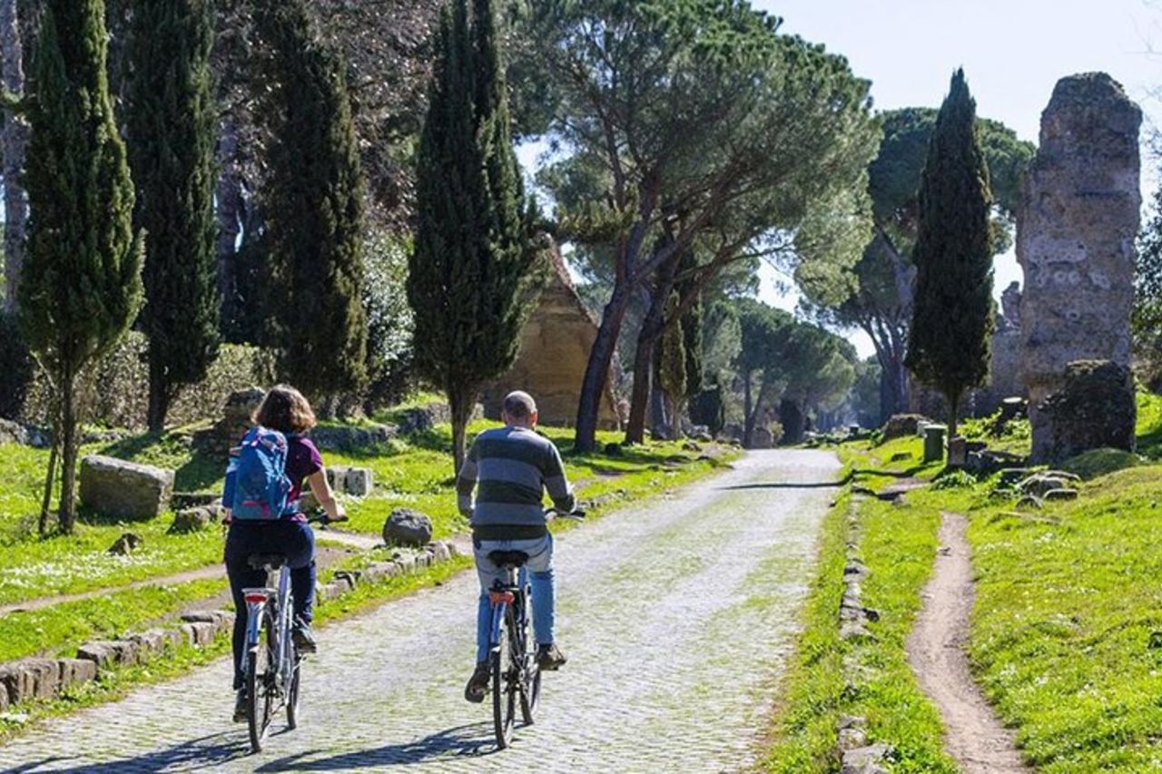 e-Bike tour Castelli Romani: dall'Appia Antica a Castel Gandolfo — 3