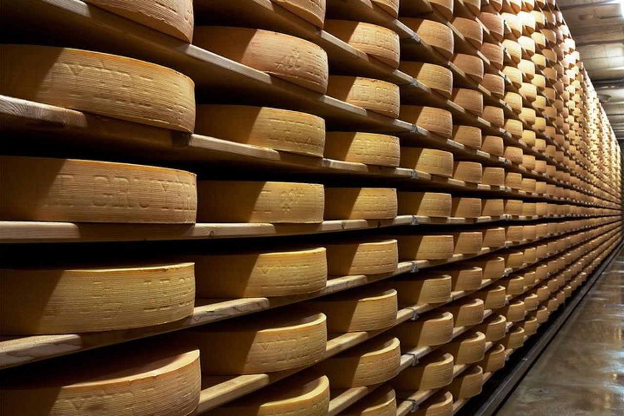 Gita di Gruyères con visita alla fabbrica di formaggi e cioccolato da Ginevra — 3