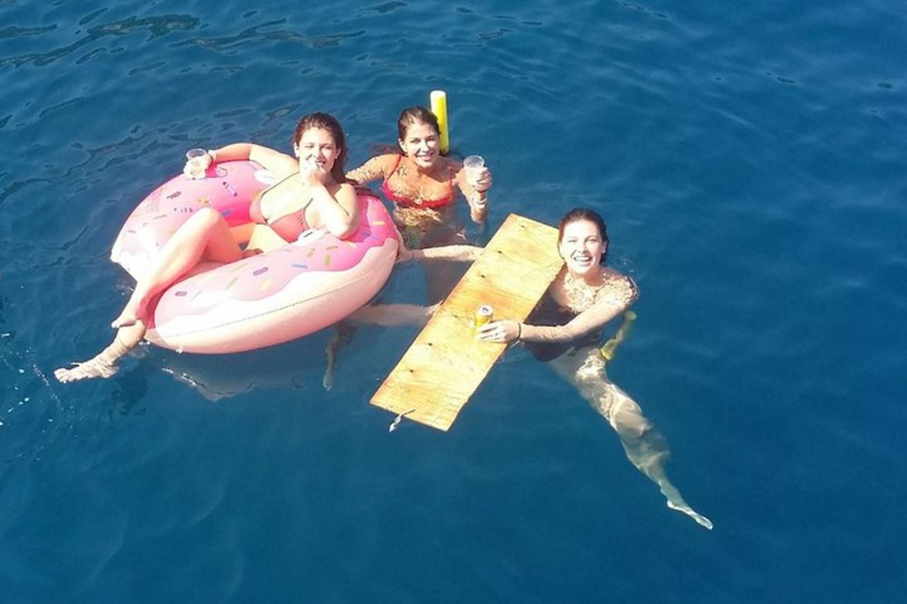 Rodi Exclusive Swim Cruise Cocktail Open bar & Buffet gourmet — 8