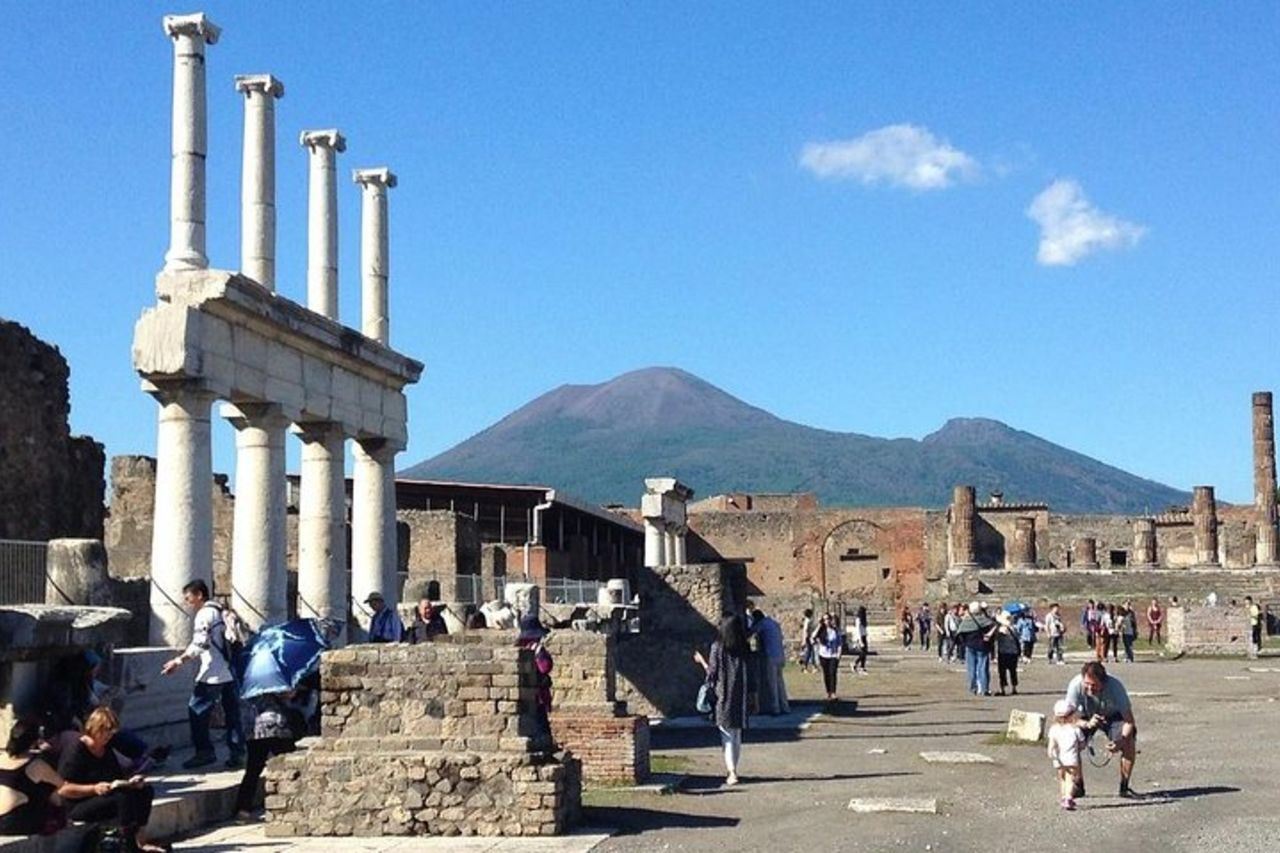 Sharing Tour of Pompeii — 2
