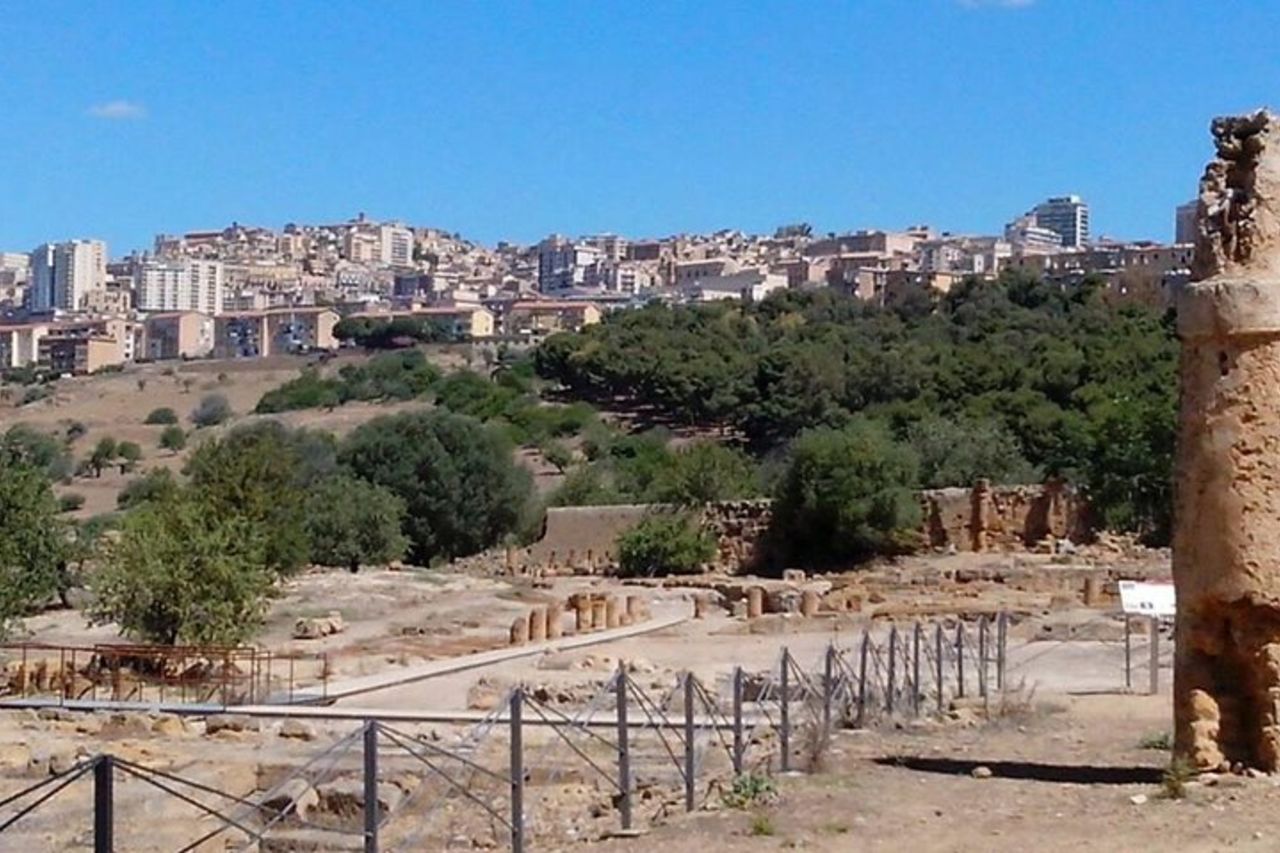 Day trip UNESCO Valle dei Templi Agrigento and San Leone beach — 2