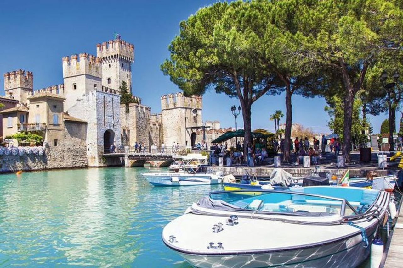 Tour Romantico Privato In Motoscafo Da Sirmione — 3
