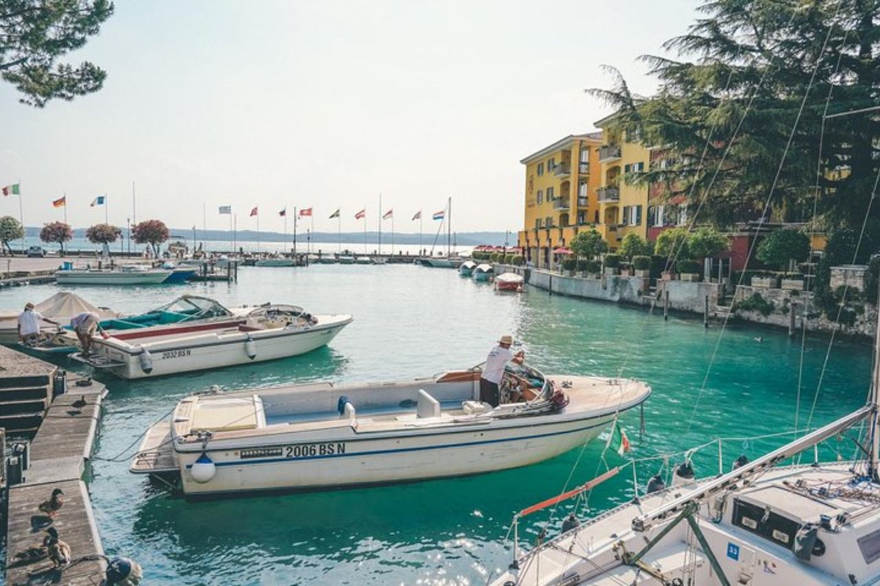 Da Verona: tour di un giorno del Lago di Garda e Sirmione con crociera — 3