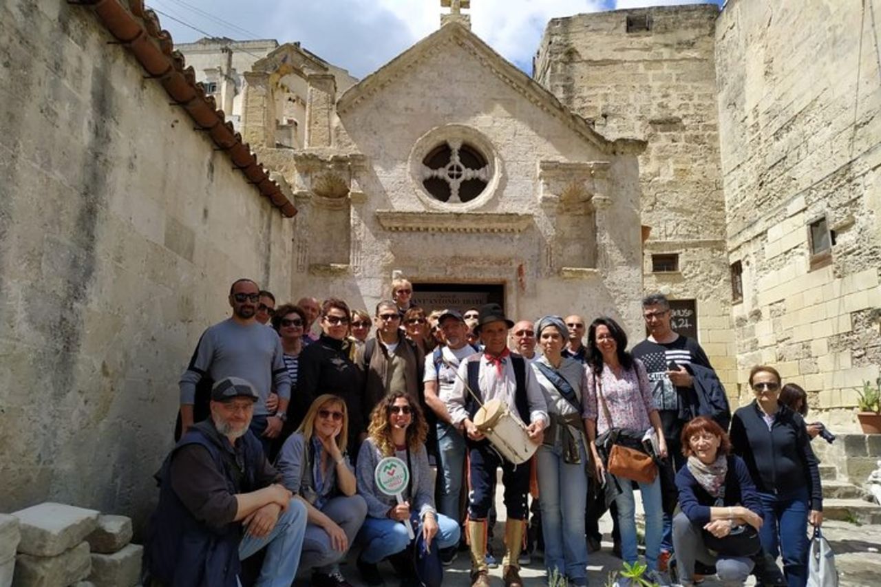 Tour dei Sassi di Matera, ingresso casa grotta e chiesa rupestre — 2