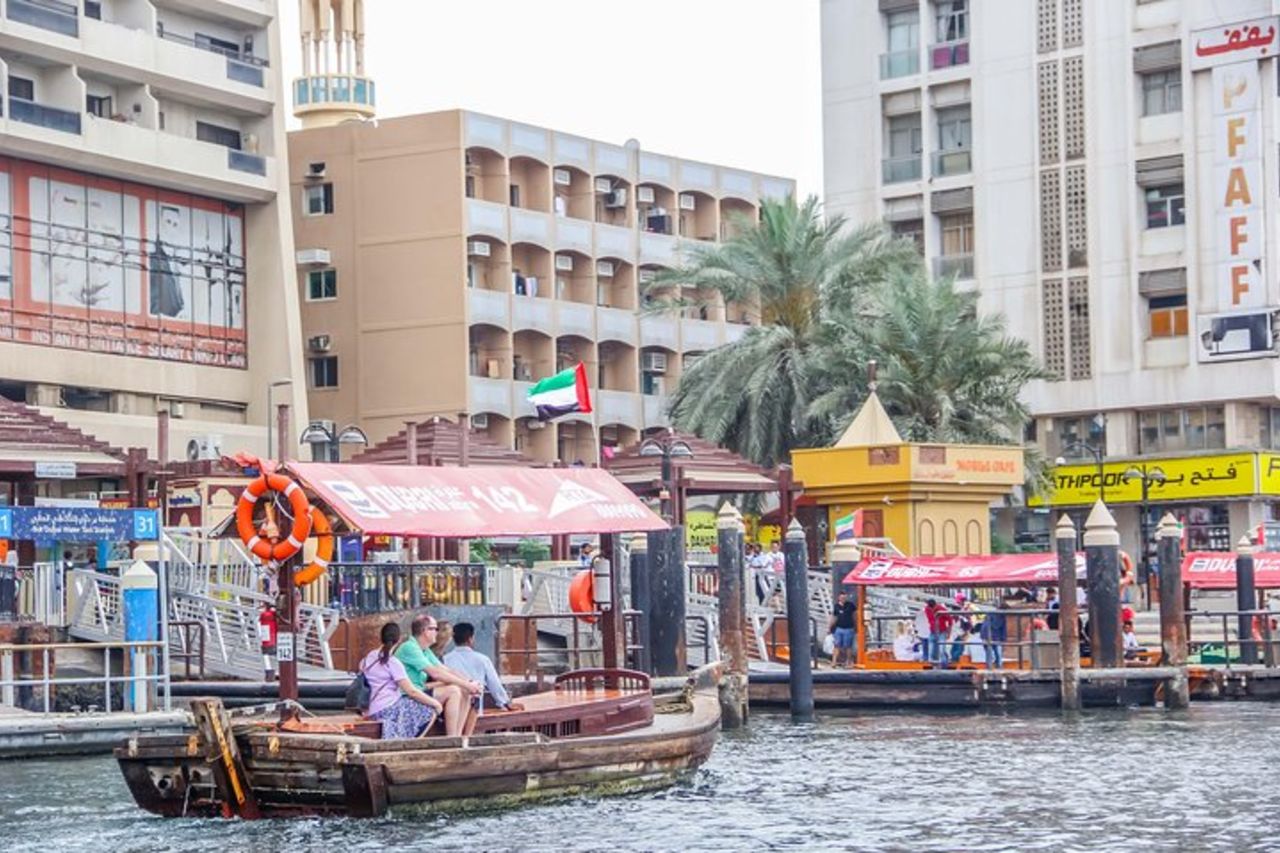 Tour della città di Dubai di mezza giornata con visita al Dubai Gold Souk — 9