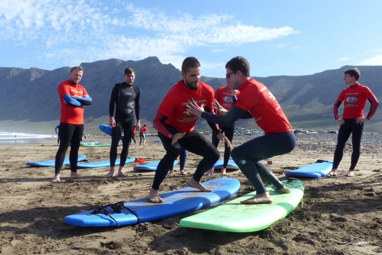 Lezione di surf a Famara 9:15-12:00 o 11:45-14:30 (2h lezione) — 6