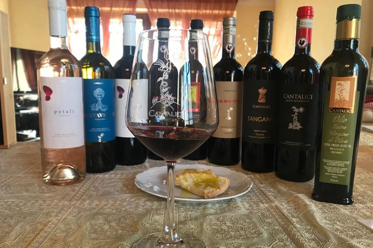 Degustazione di vino nella storica cantina Cantalici — 4