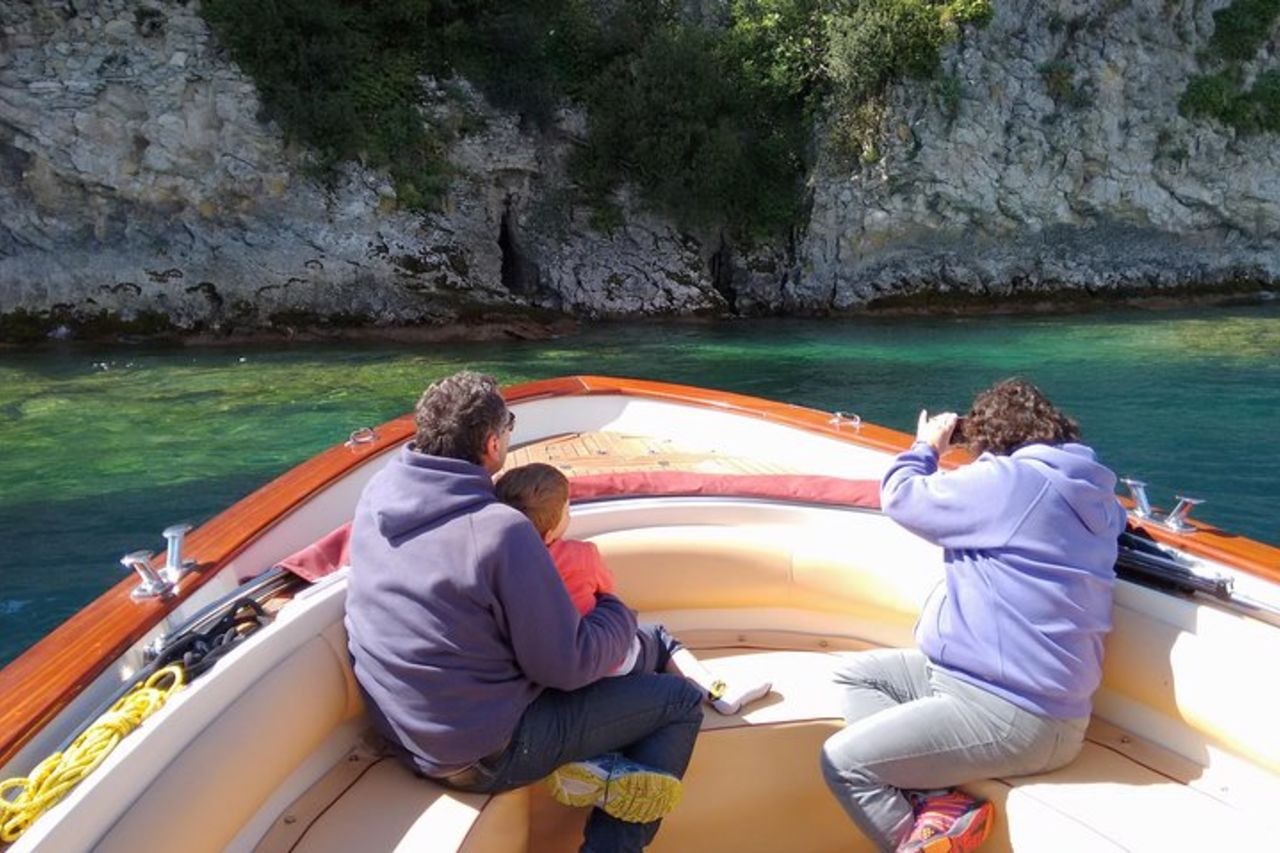 Tour privato in barca Isola del Garda e dintorni. — 7