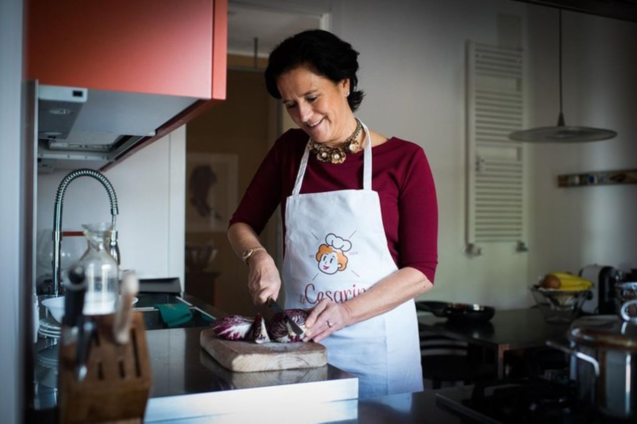 Tour del mercato per piccoli gruppi e lezione di cucina a Bolzano — 4