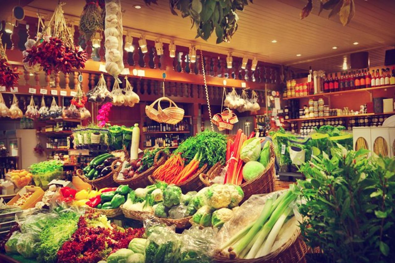 Tour del mercato di piccoli gruppi ed esperienza culinaria presso la casa di una Cesarina a Marsala