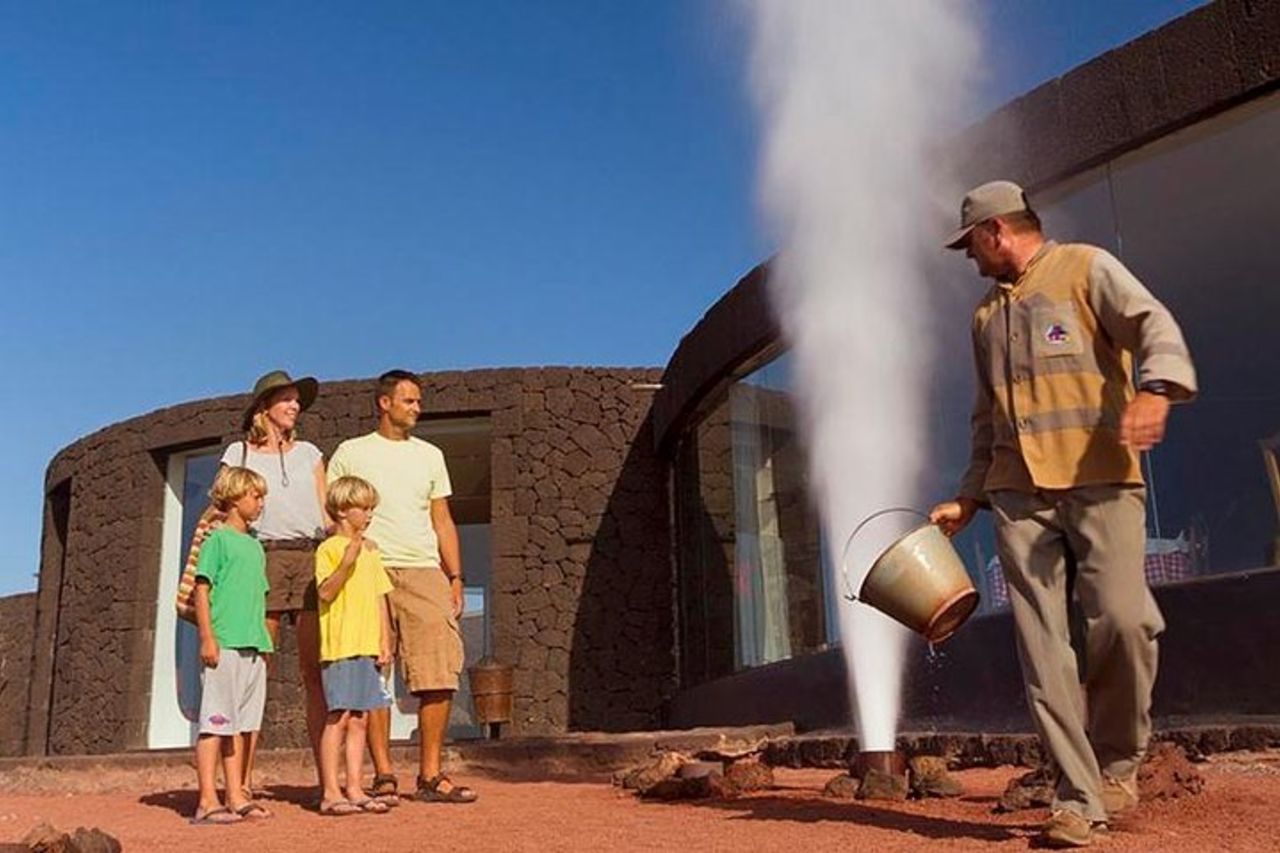 Timanfaya Park & Camel Ride (costo extra) - Breve tour a sud — 3