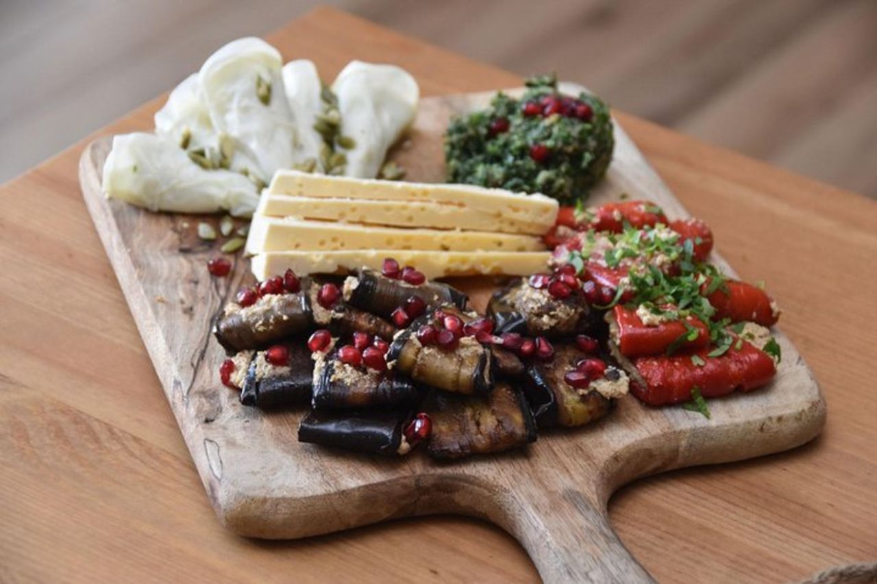 Pasto tradizionale georgiano privato in una bella casa di Tbilisi con trasferimenti — 7