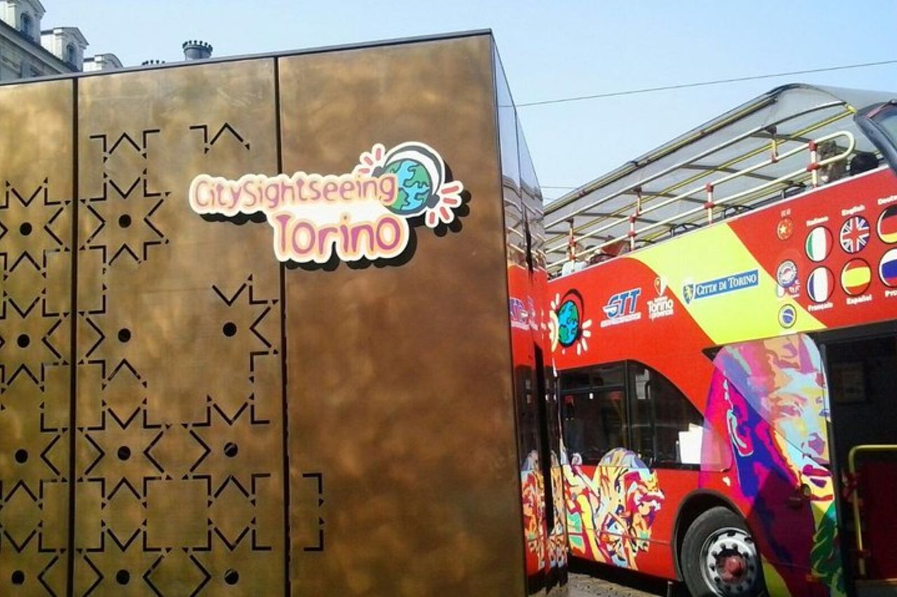 Museo Nazionale dell'Automobile e Torino Hop On Hop Off — 9