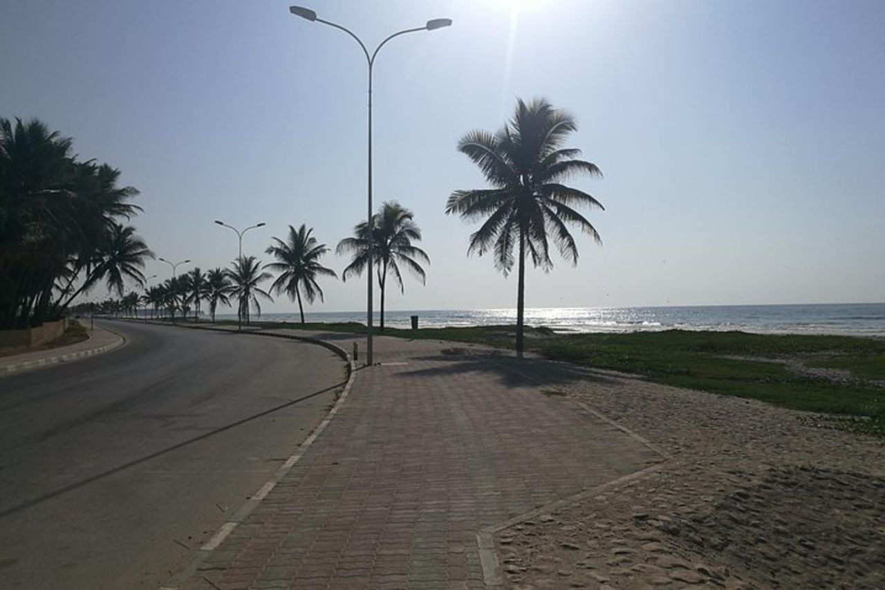 Goditi un tour di un'intera giornata alla scoperta delle gemme nascoste di East Salalah — 9