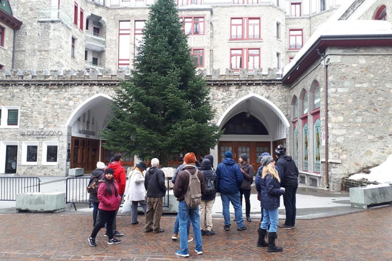 Treno rosso del Bernina, Alpi svizzere e St Moritz Da Milano — 9