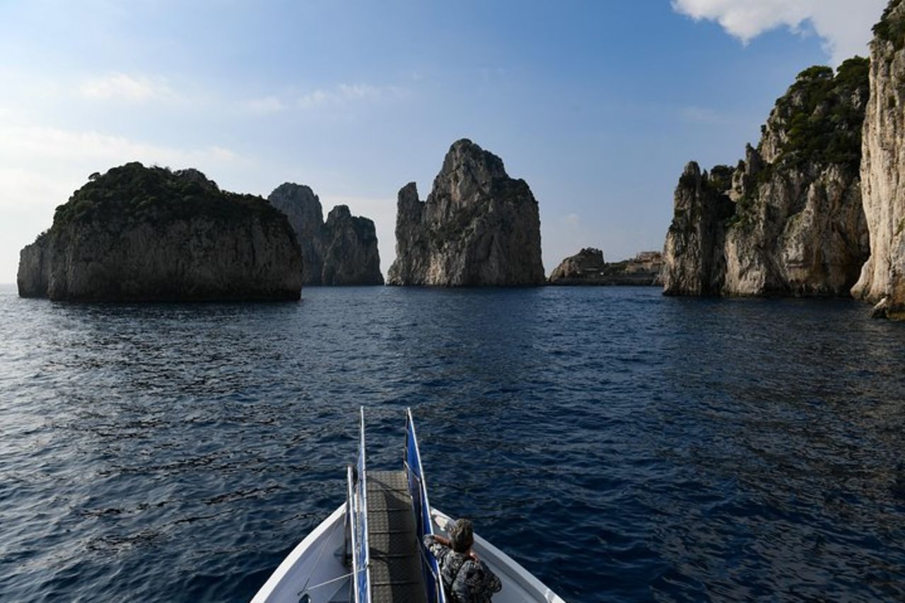 Capri Coast to Coast: tour in barca con Grotta Azzurra opzionale — 2