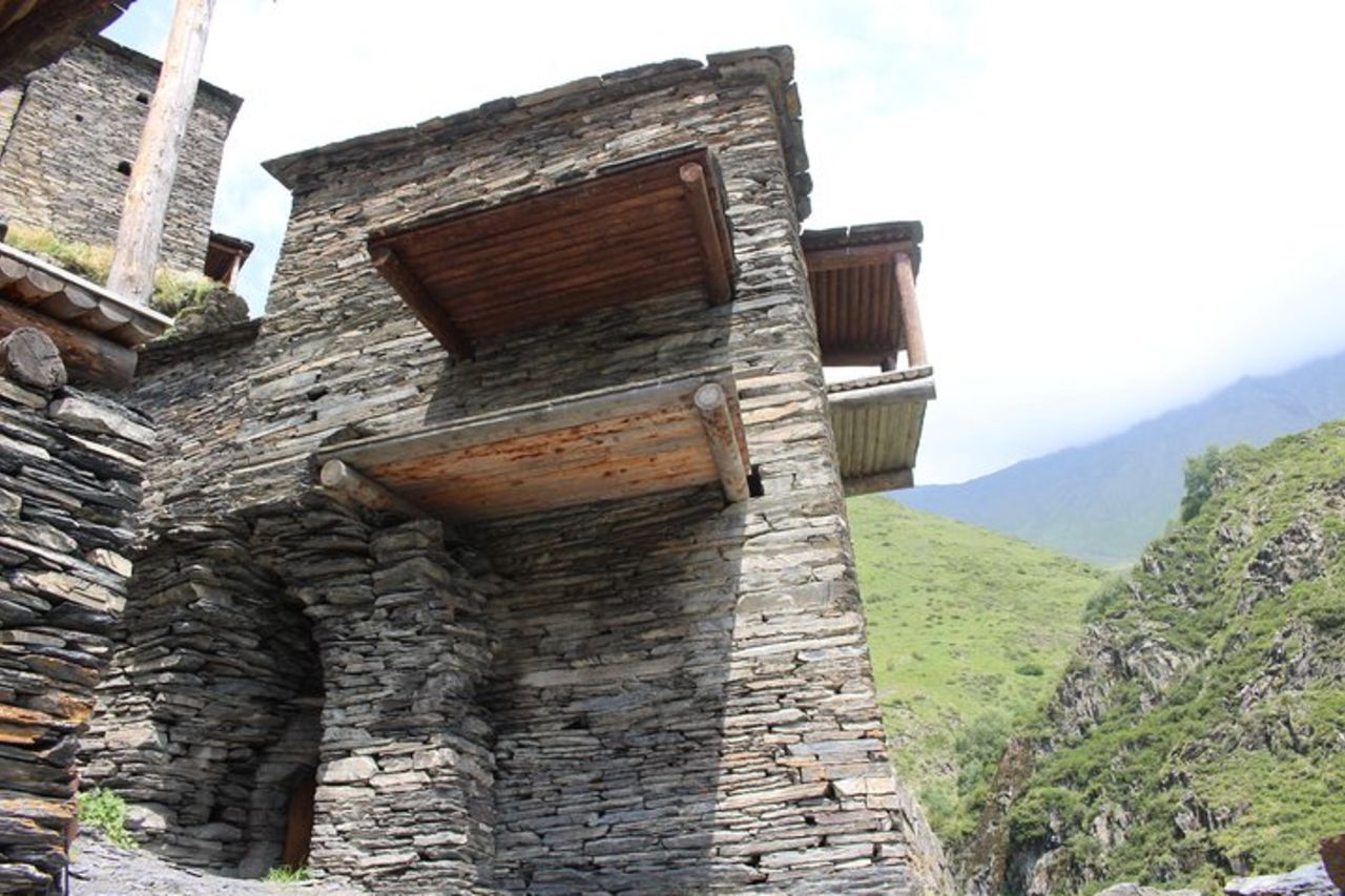 Tour di cinque giorni a Khevsureti (laghi di Abudelauri) e Kazbegi con escursioni. — 8