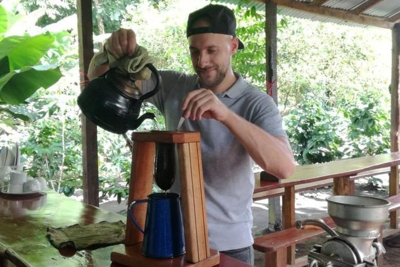 Esperienza di osservazione del bradipo, caffè, cioccolato e canna da zucchero — 3