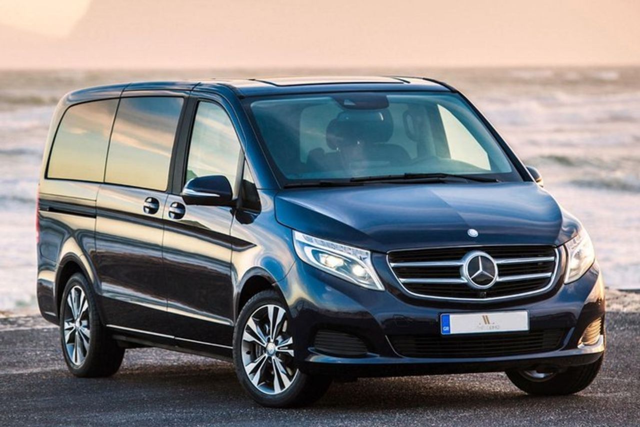 Trasferimento di partenza all'aeroporto di Santorini