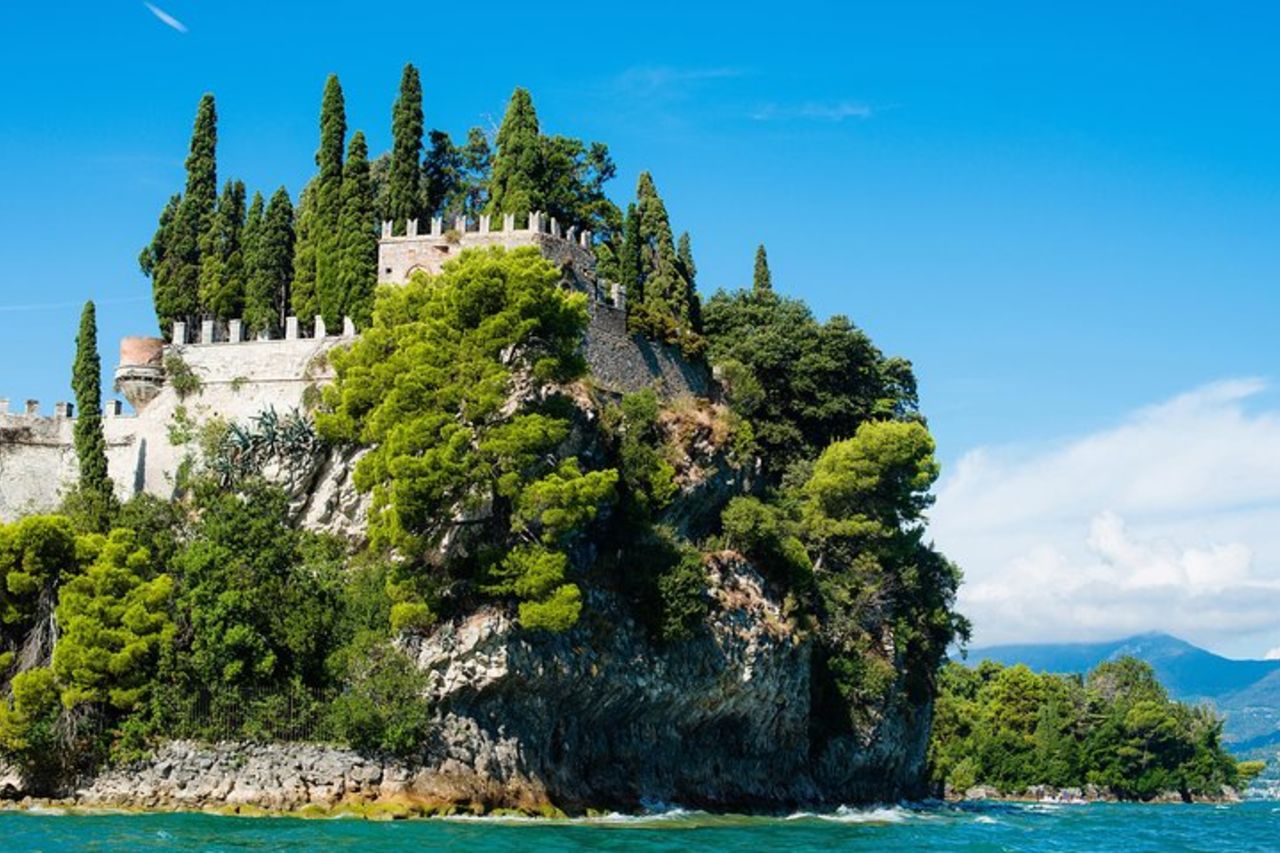 Tour in barca DA Sirmione all'Isola del Garda — 7