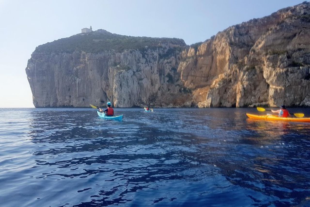Gita di mezza giornata al mare in kayak