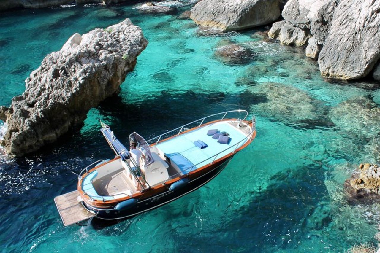 Giornata in barca privata a Capri — 9